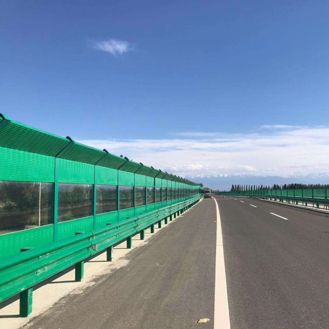 Durable and stylish soundproof fencing solutions for commercial properties