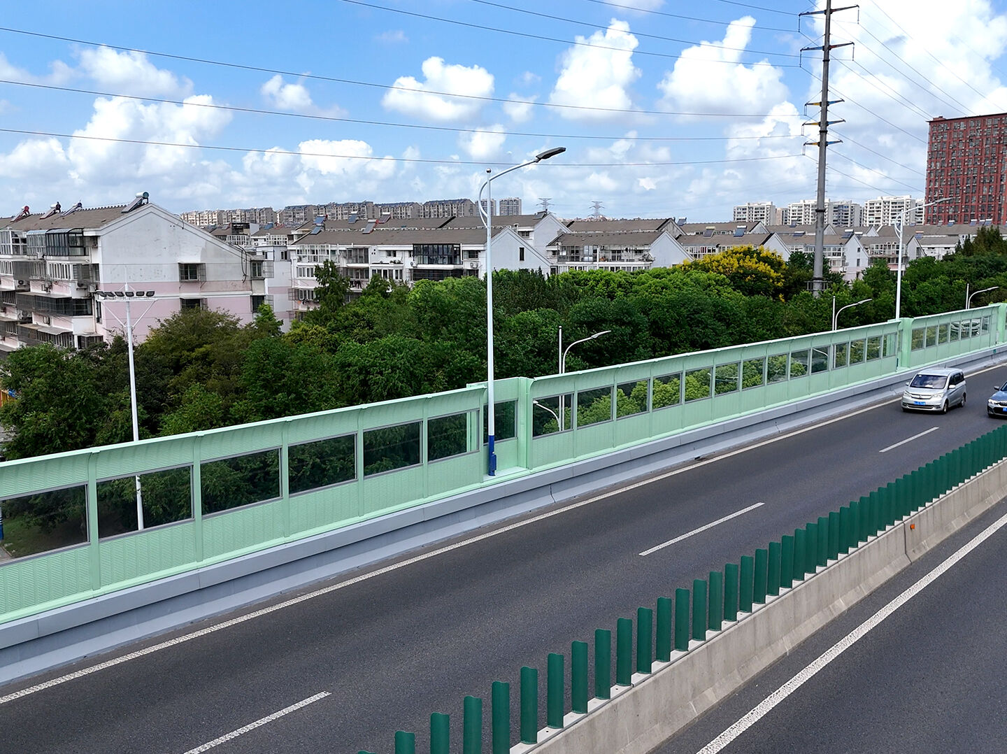 How Many Decibels Can Highway Noise Barriers Reduce?