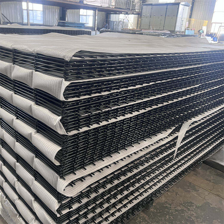 Wide Selection of Metal Fence Materials for Various Applications