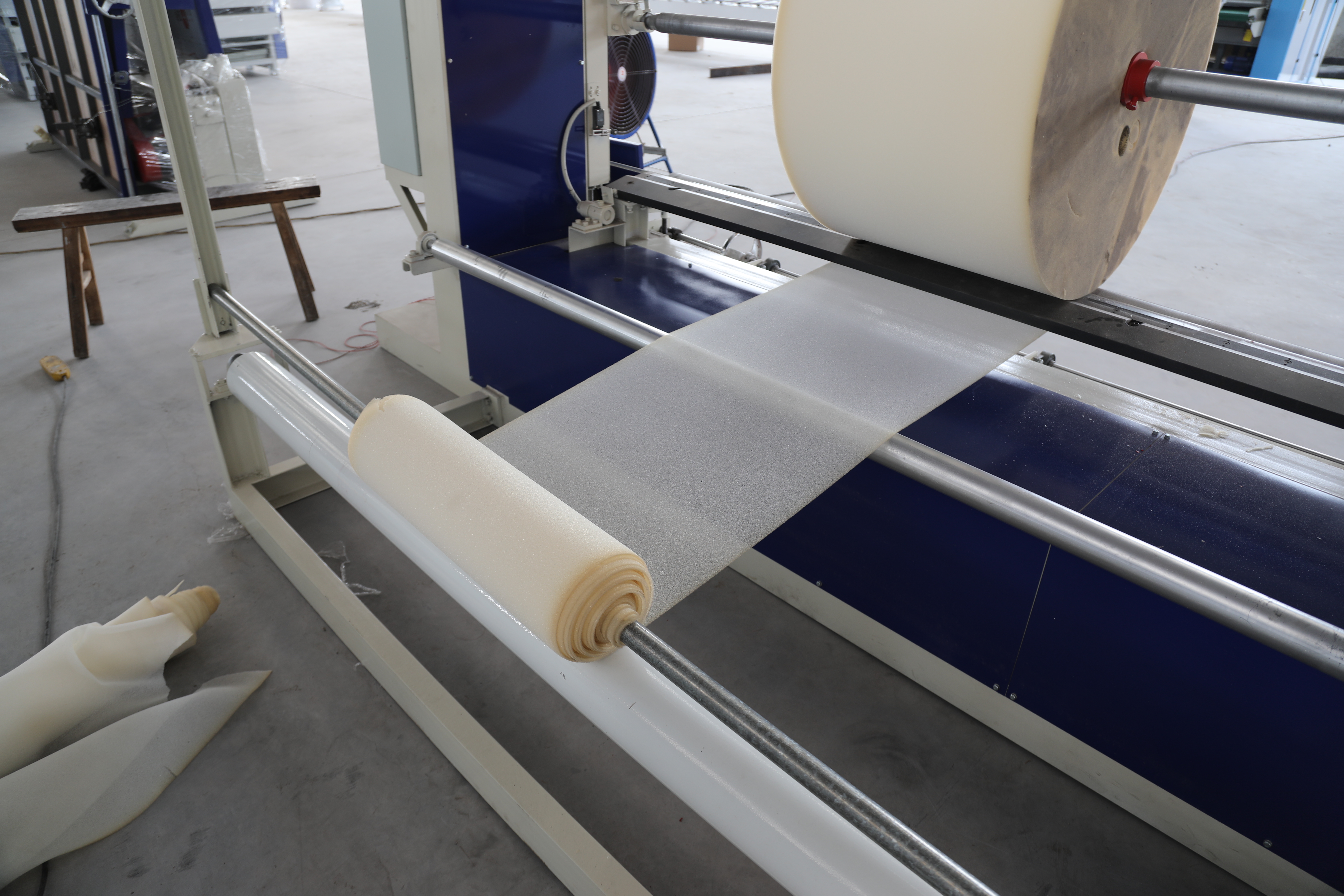 Cylindrical Foam Cutting Machine-5.JPG