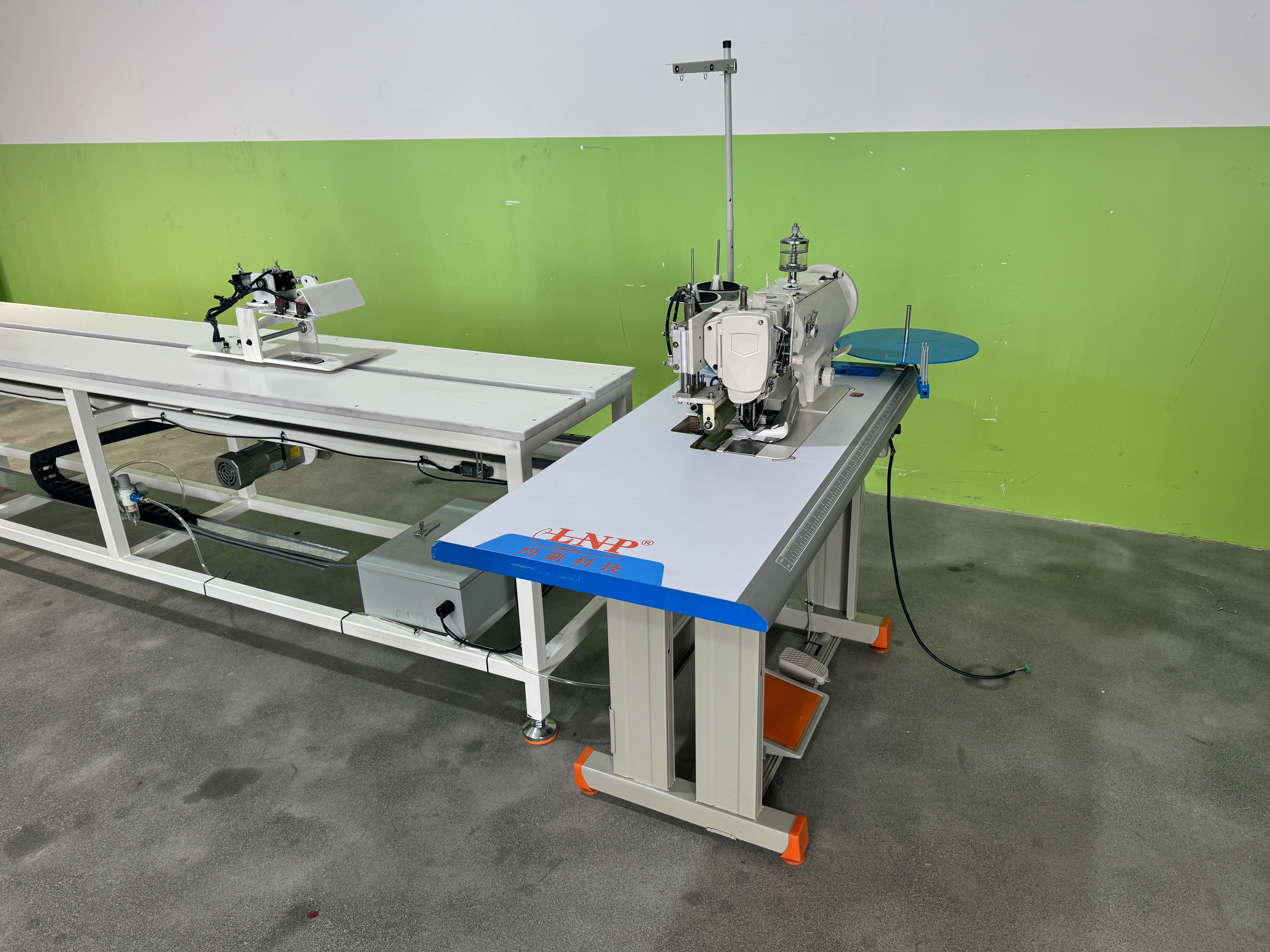 Zipper Sewing Machine-3.jpg