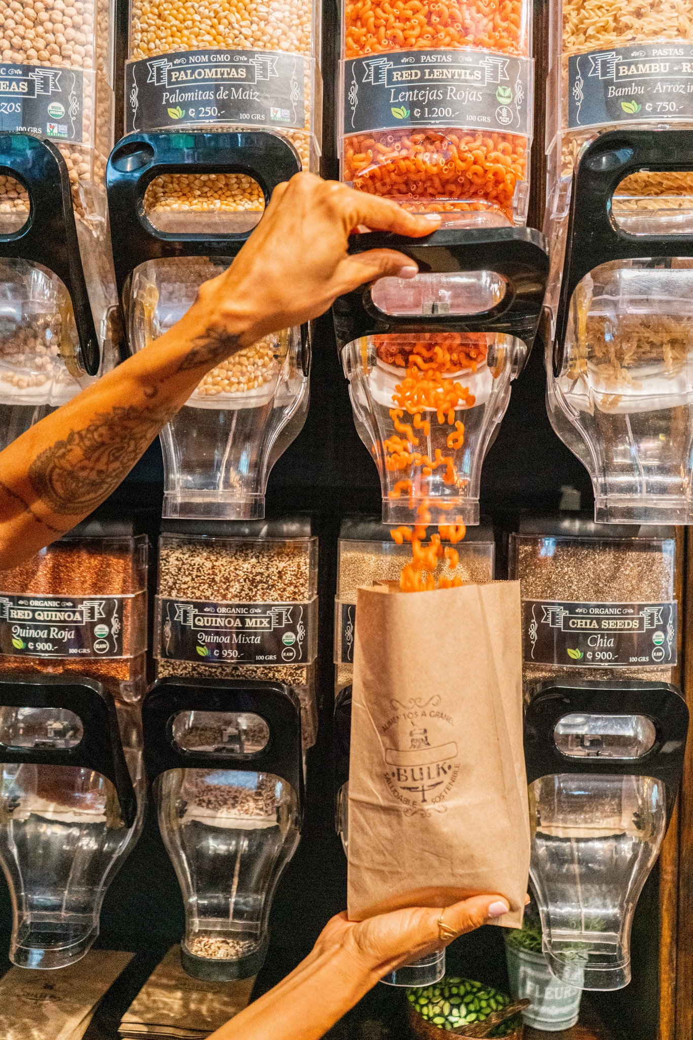 Bulk display: eco-friendly materials

