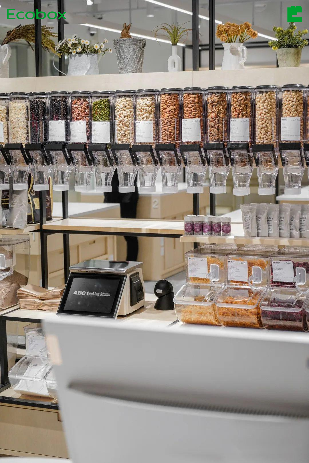 Dry Food Dispenser: Ideal for Cereal, Snacks & More