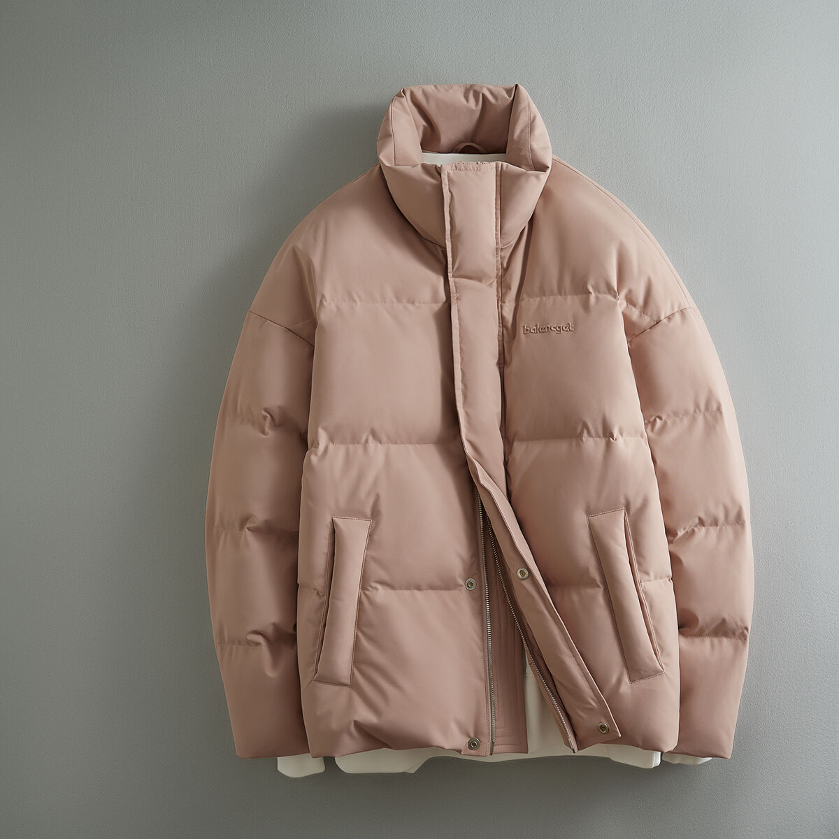 Elevate Your Brand with Our Premium OEM Puffer Jackets