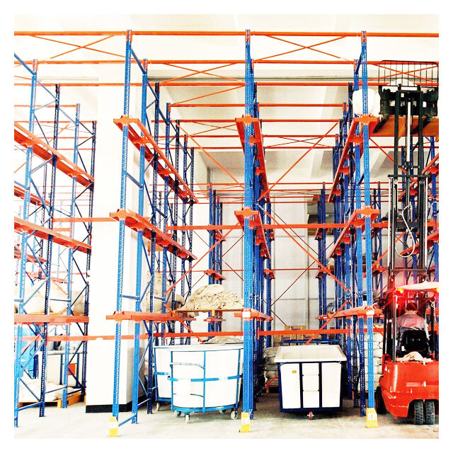 โครงสร้างแบบไดร์ฟ-อิน (Drive-In Racking) แบบปรับแต่งเฉพาะสำหรับห้องเย็นและการจัดเก็บสินค้าจำนวนมาก