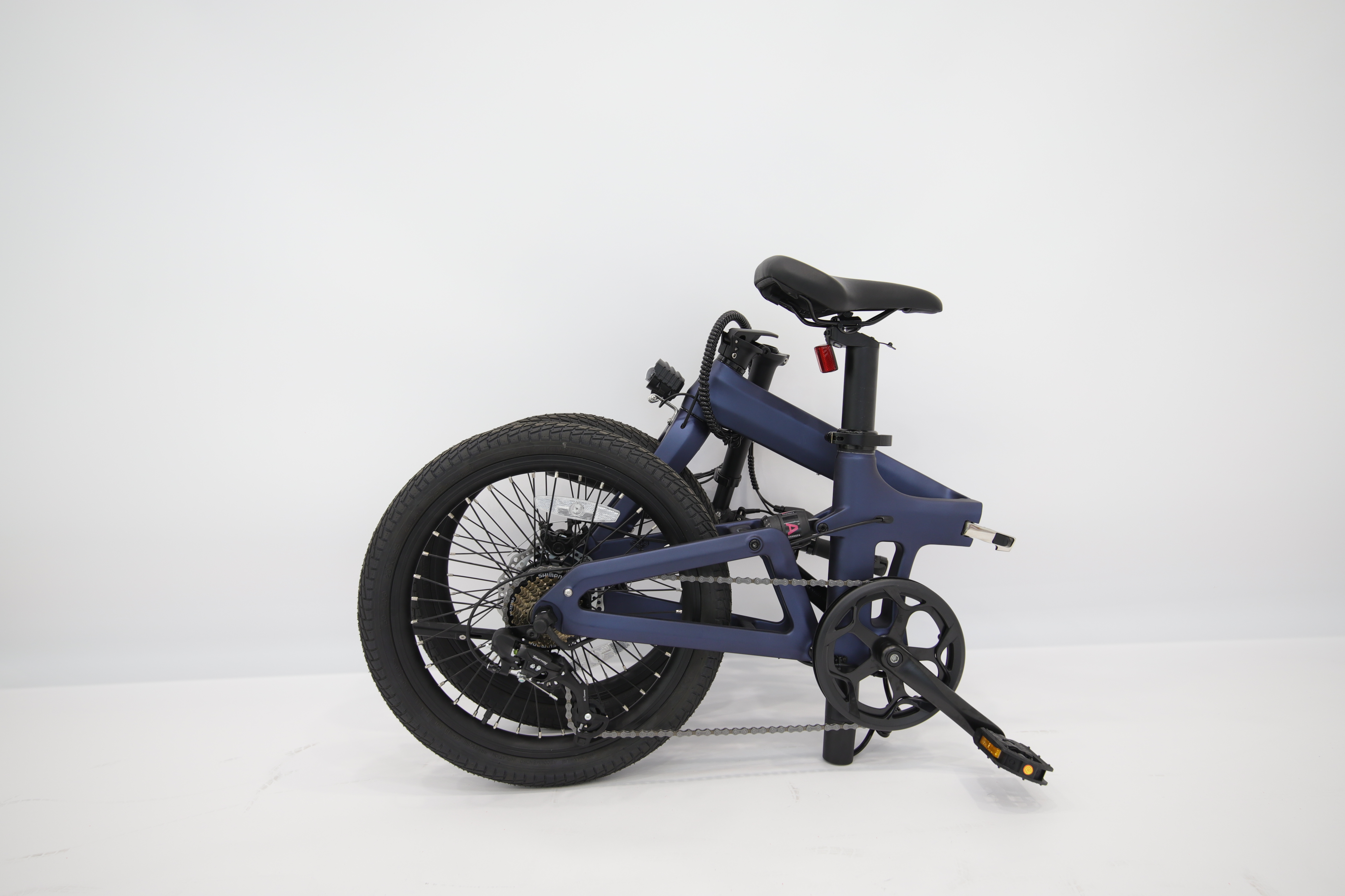 Proč je Surron Ultra Bee považován za nejlepší elektrický terénní motocykl?