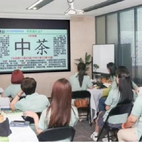 China tea pu'er thee onderzoek & studie instelling (Zhengzhou centrum): de eerste geavanceerde opleidingscursussen worden met succes afgesloten