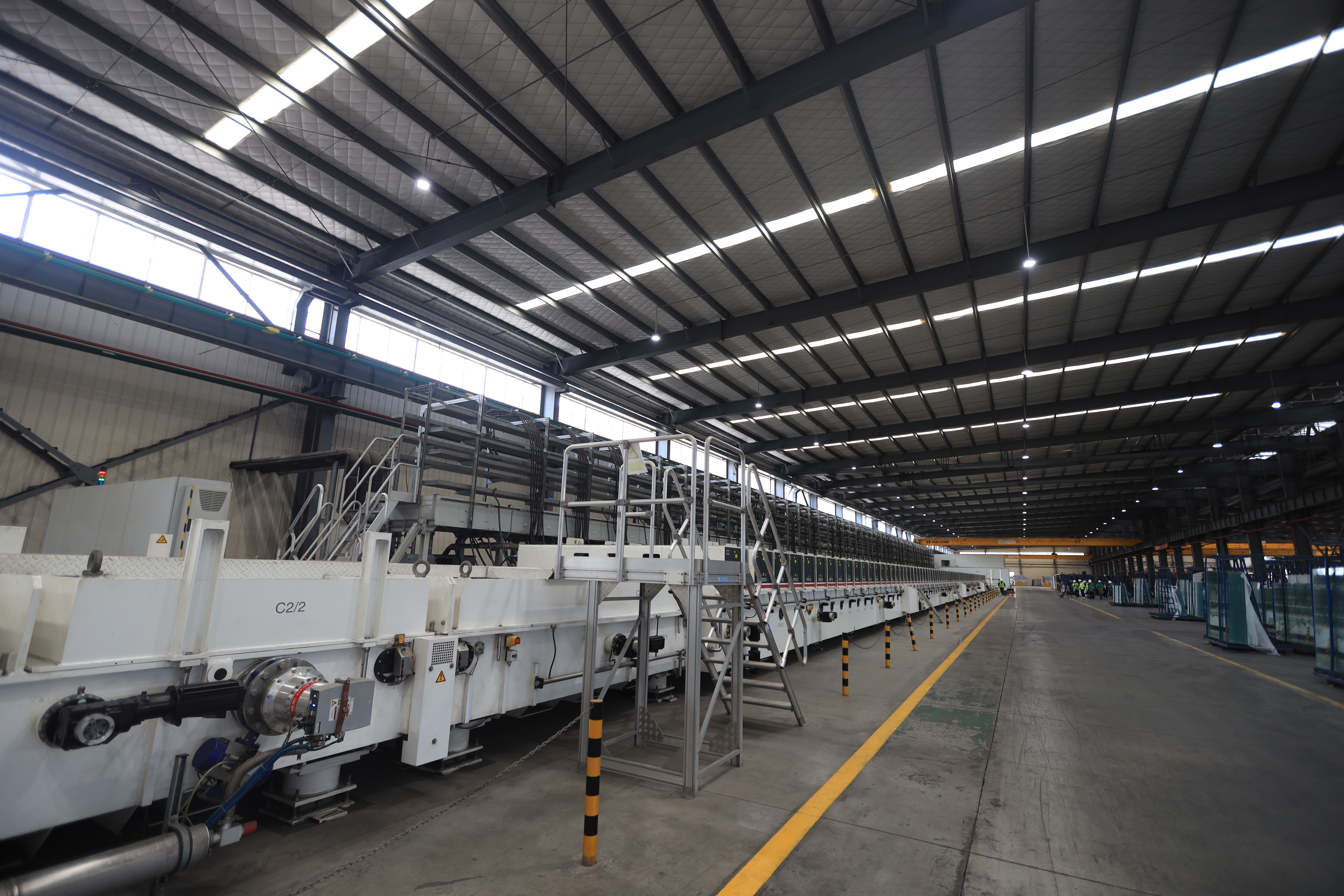 Sut ydych chi'n dewis rhwng opsiynau gwahanol o gwydr pensaernïol?