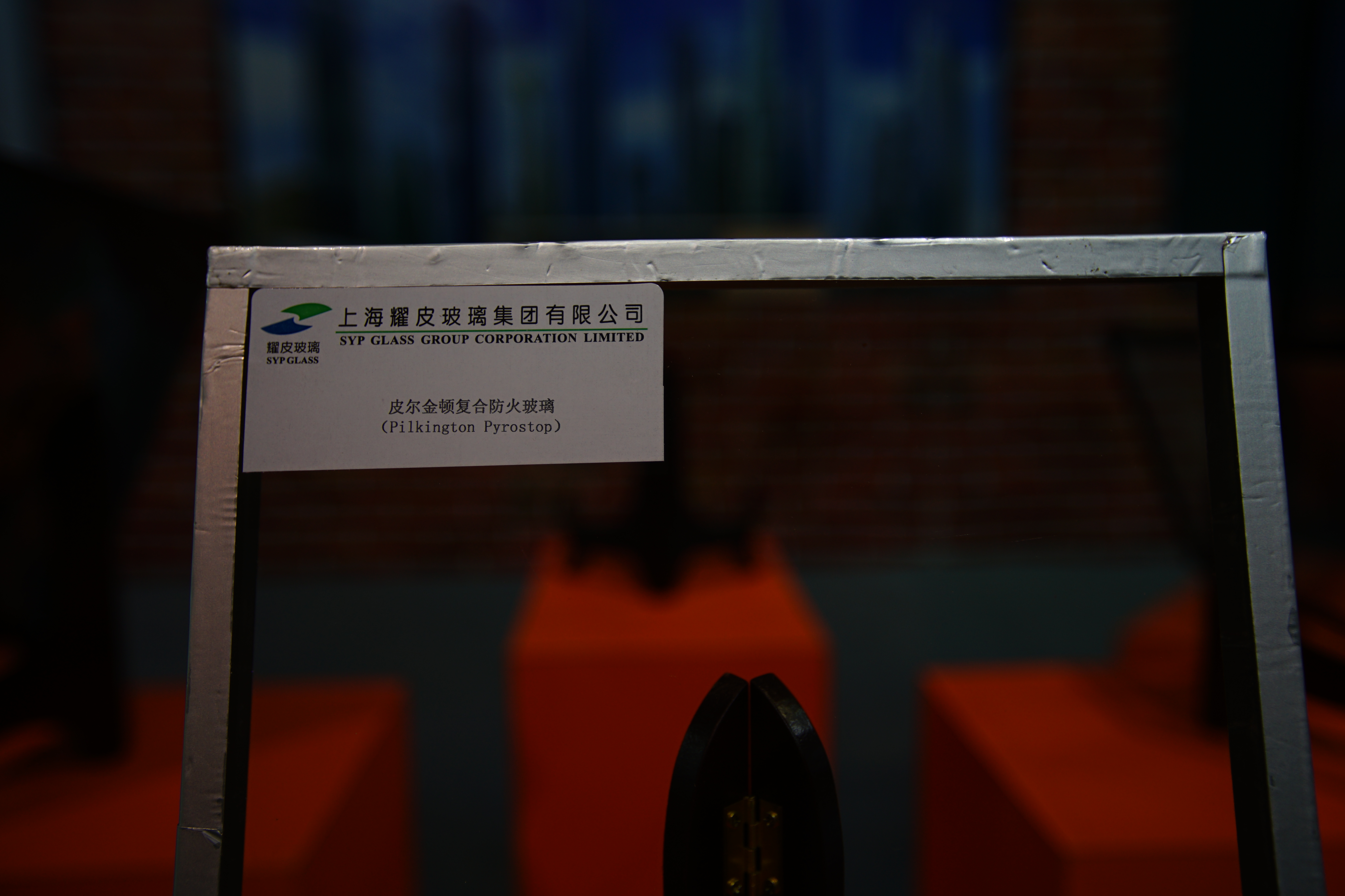 Apa Saja Tantangan dan Manfaat Menggunakan Kaca Mengapung dalam Desain Bangunan Ramah Lingkungan?