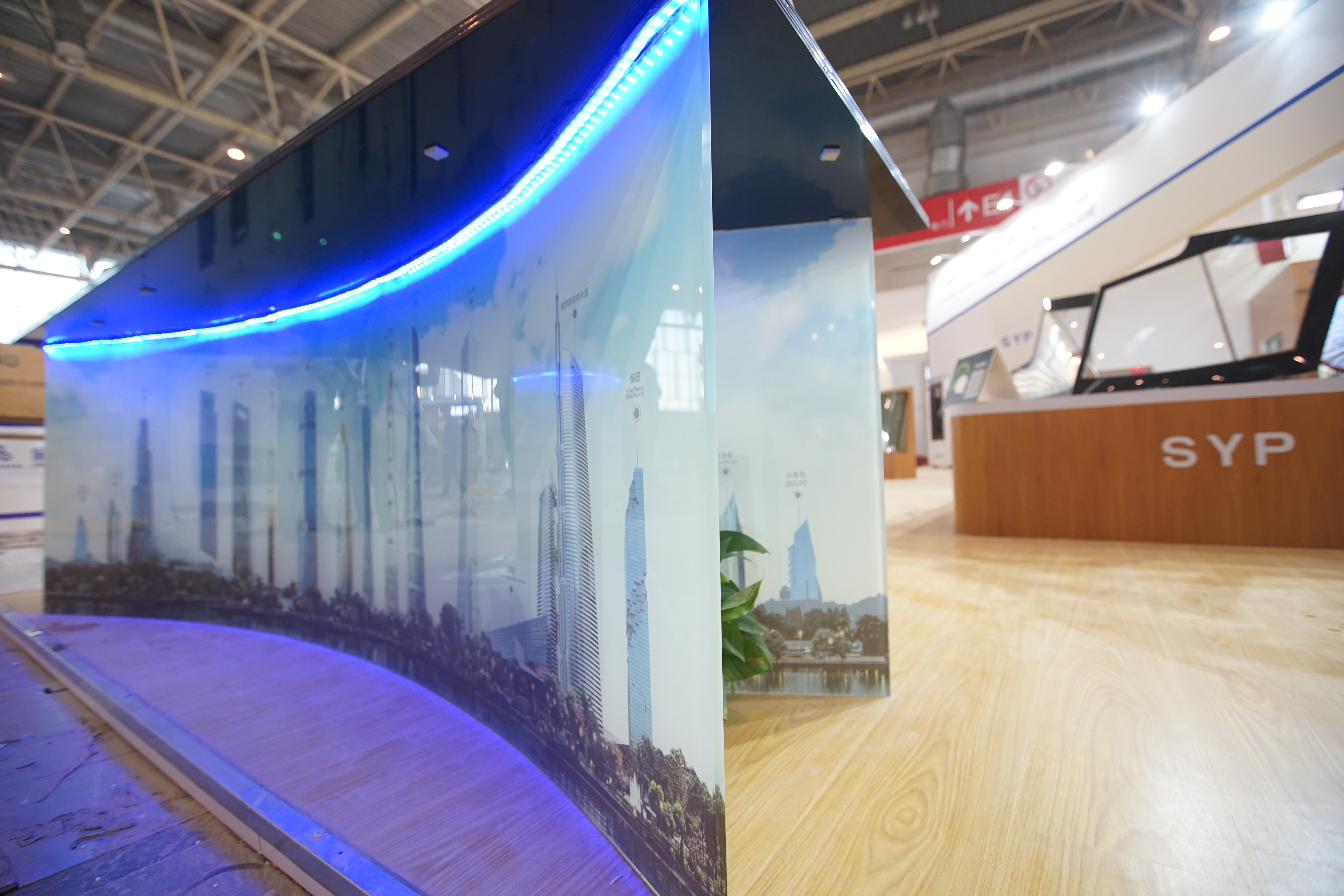 Strategi Aplikasi Kaca Arsitektur pada Kondisi Iklim yang Berbeda