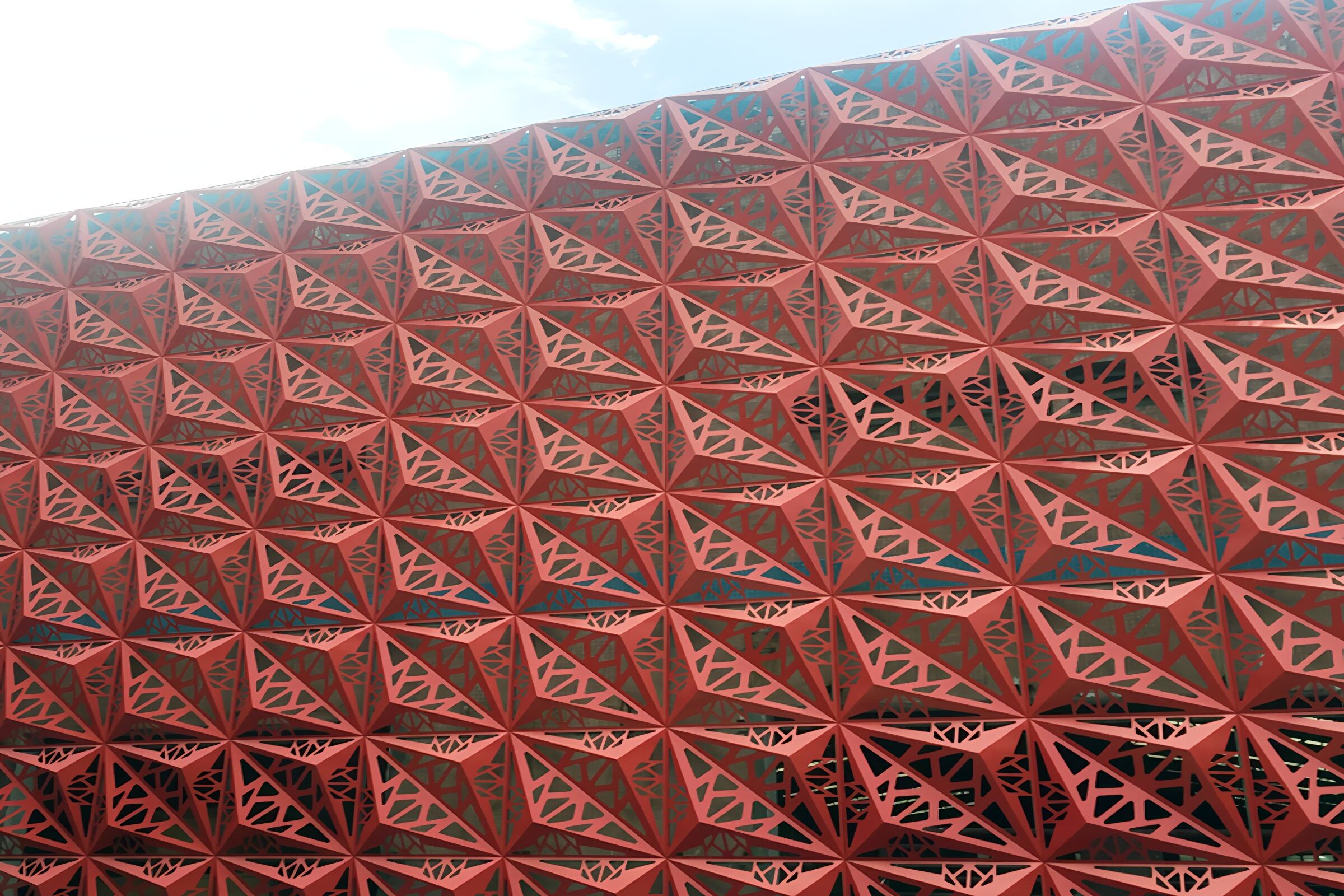 Its core feature Its core feature：  Lightweight and High Strength：Light in weight, high in strength, stable and reliable in installation  Varied in Design：High plasticity, capable of customizing various 3D three-dimensional shapes according to design requirements.  Rich in Colors:The coating is uniform, the colors are diverse, and it supports personalized customization.  Weather-Resistant and Corrosion-Resistant:Adaptable to various indoor and outdoor environments, with flexible surface treatment options available.  1 (2)(fc5cbc631d).jpg  Can be applied in various scenarios