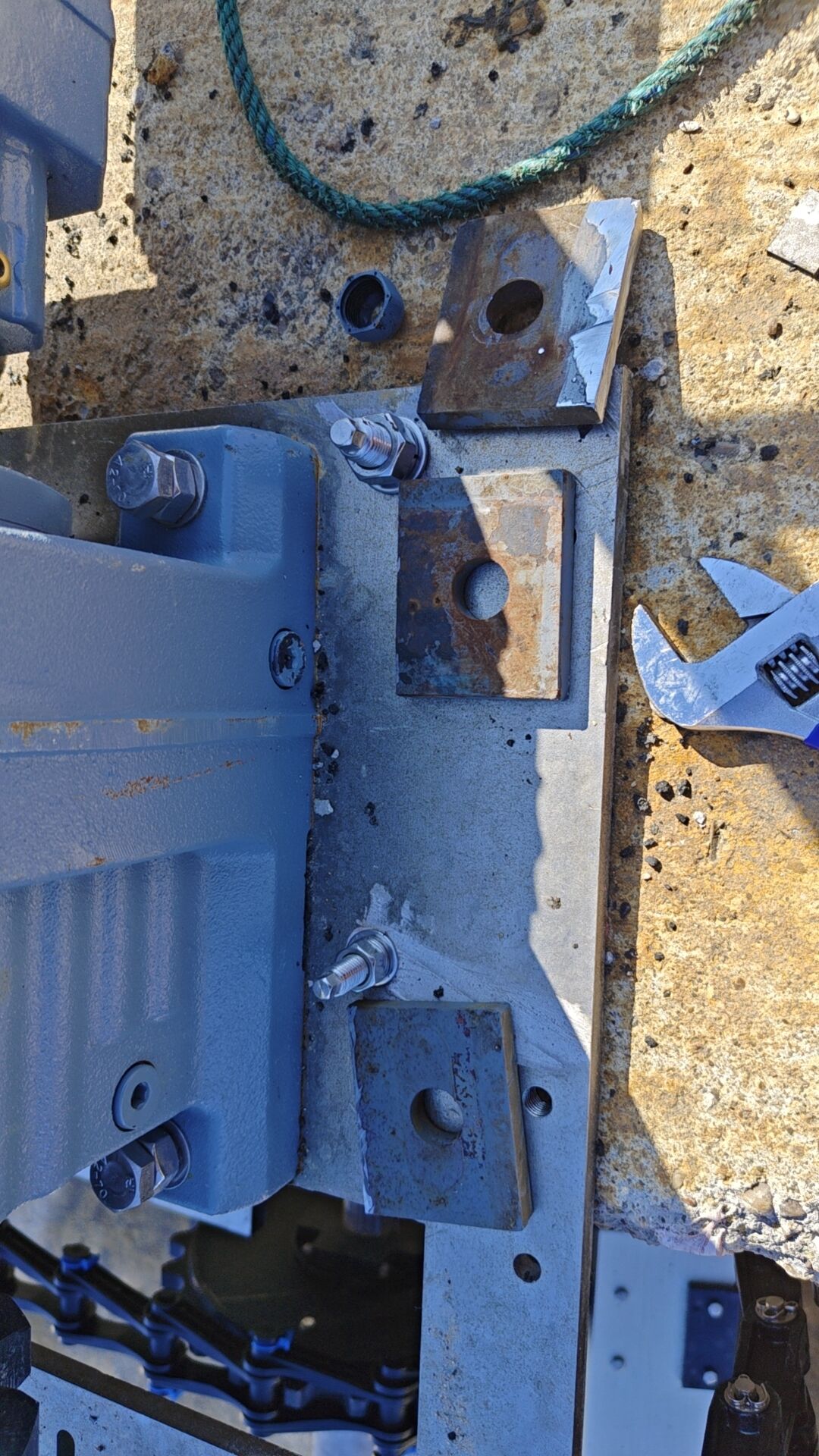 Sistema de rastrillo para aguas residuales químicas para condiciones corrosivas