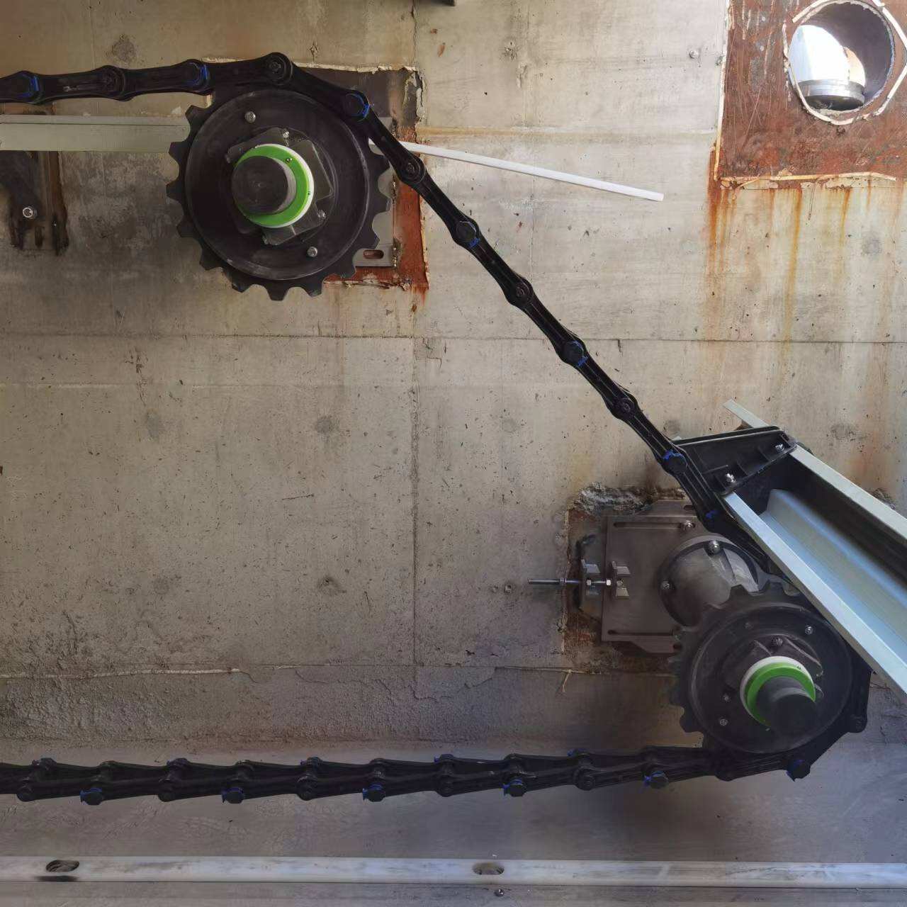 Răzuitor pentru tratarea apelor uzate: Soluție fiabilă pentru stațiile de epurare