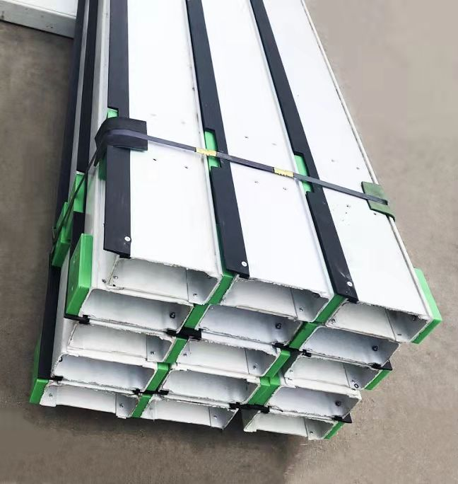 FRP scraper, the product is made of imported resin and is equipped with wear-resistant boots