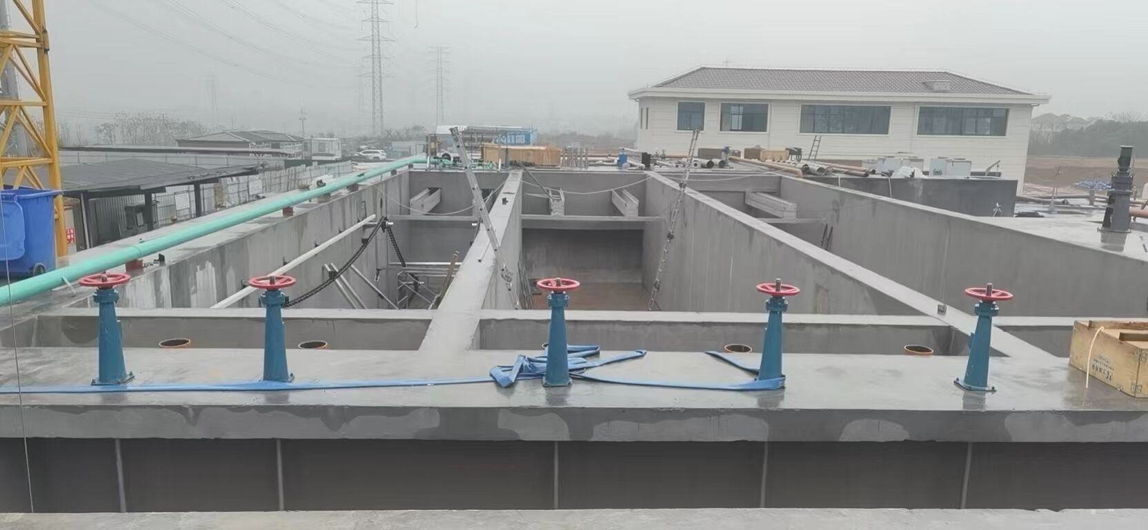 Dụng cụ cào nhựa tiêu thụ năng lượng thấp: Tiết kiệm chi phí trong khi tăng hiệu suất