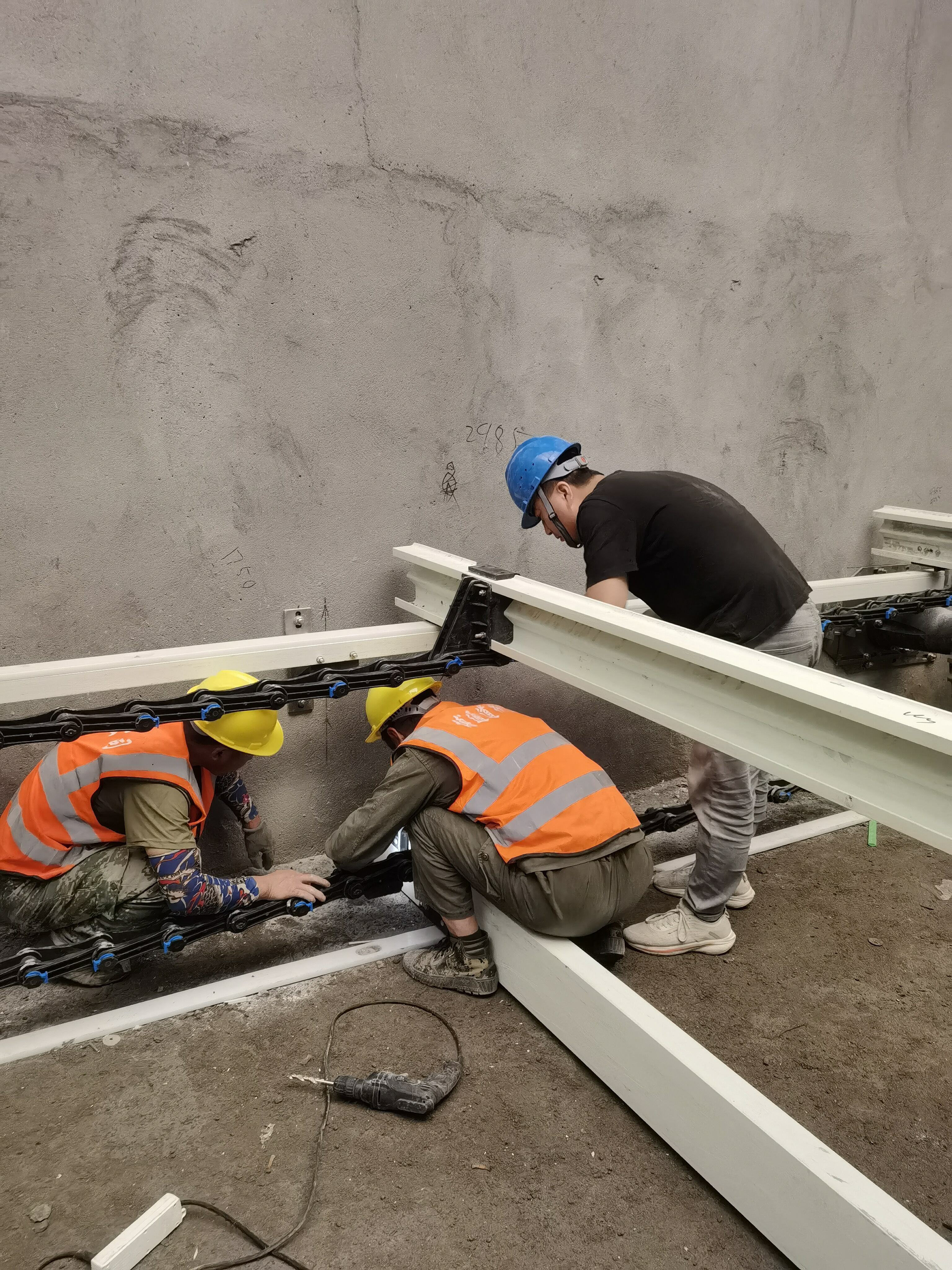 Sisteme eficiente de curele ne-metalice pentru tratarea apelor uzate