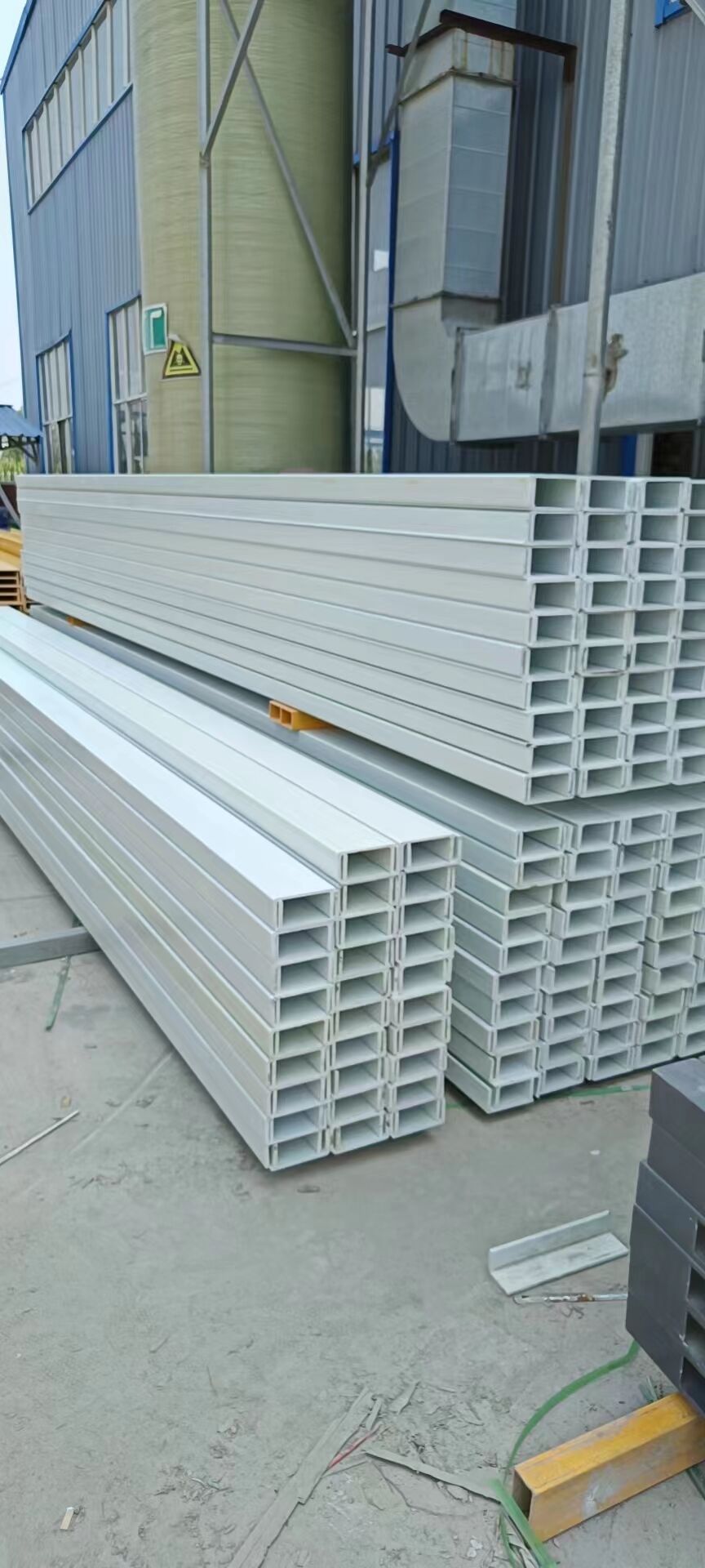 Sistema de rastrillo para tanque de sedimentación de alta eficiencia para un tratamiento óptimo