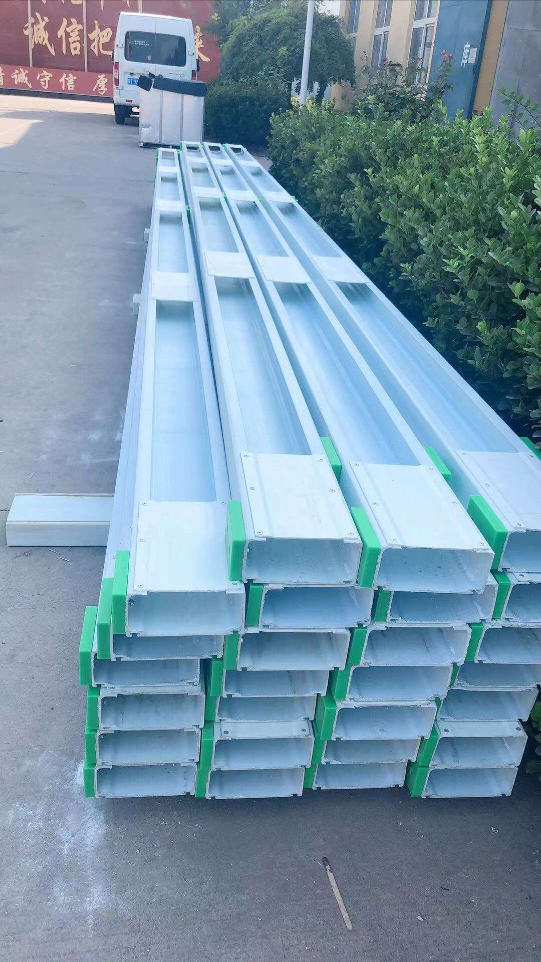 Răzuitor de nămol pentru bazinul de sedimentare primară: Precizie pentru tratarea inițială