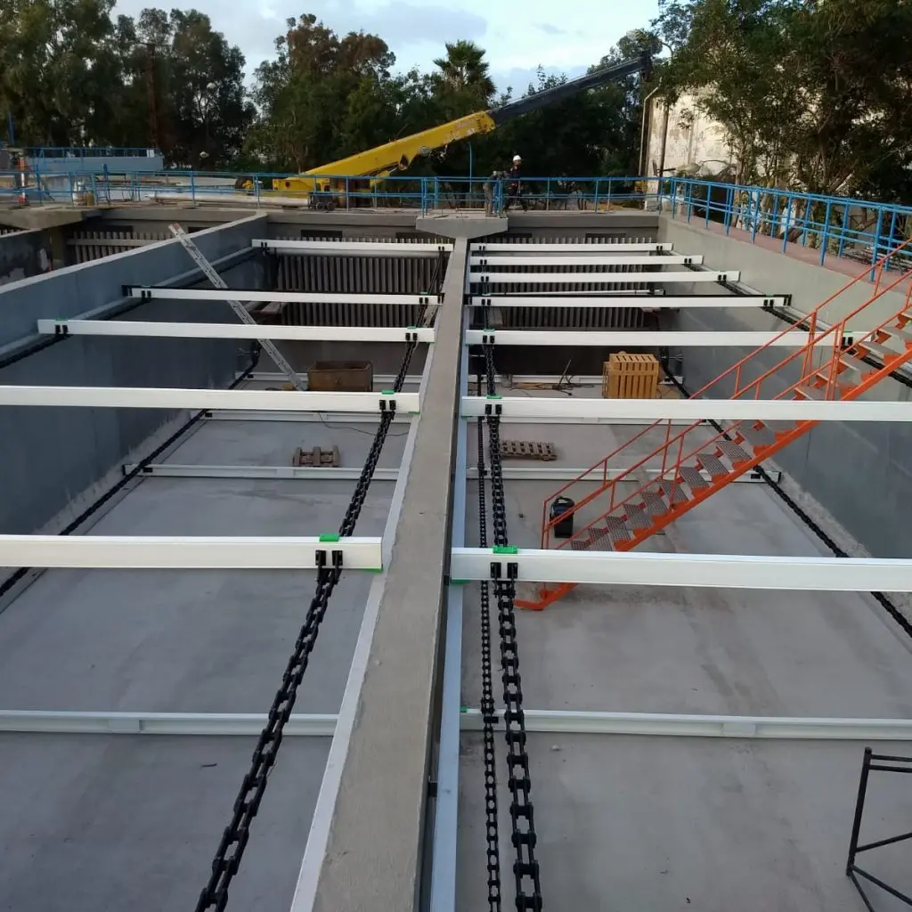 Sistem de tratare a apelor uzate cu emisii reduse, echipat cu curele noastre economice din punct de vedere energetic