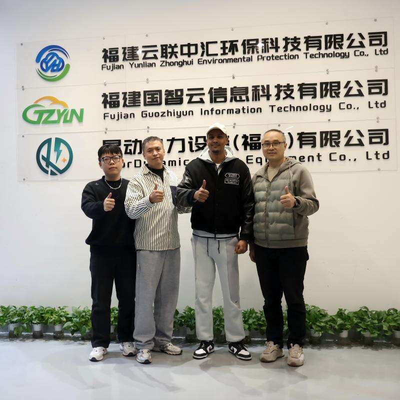 Голландский специалист по энергетике посетил завод для укрепления стратегического сотрудничества по проектам синхронизирующих панелей