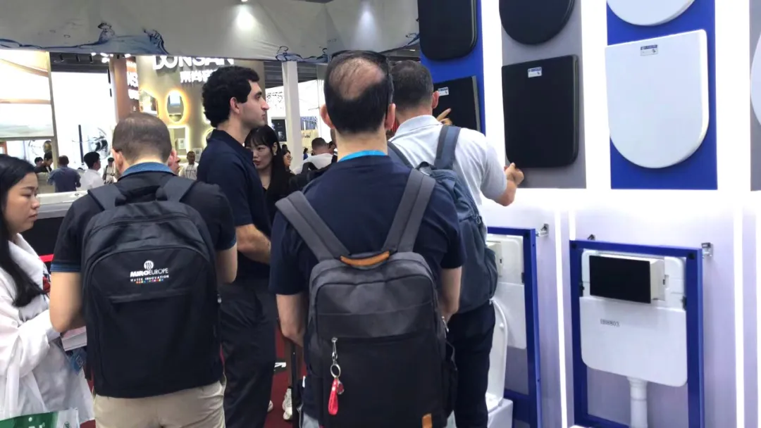 exhibition news  huiyuan sanitary ware makes a dazzling appearance at the 137th canton fair inviting friends from all over the world to witness its quality-4
