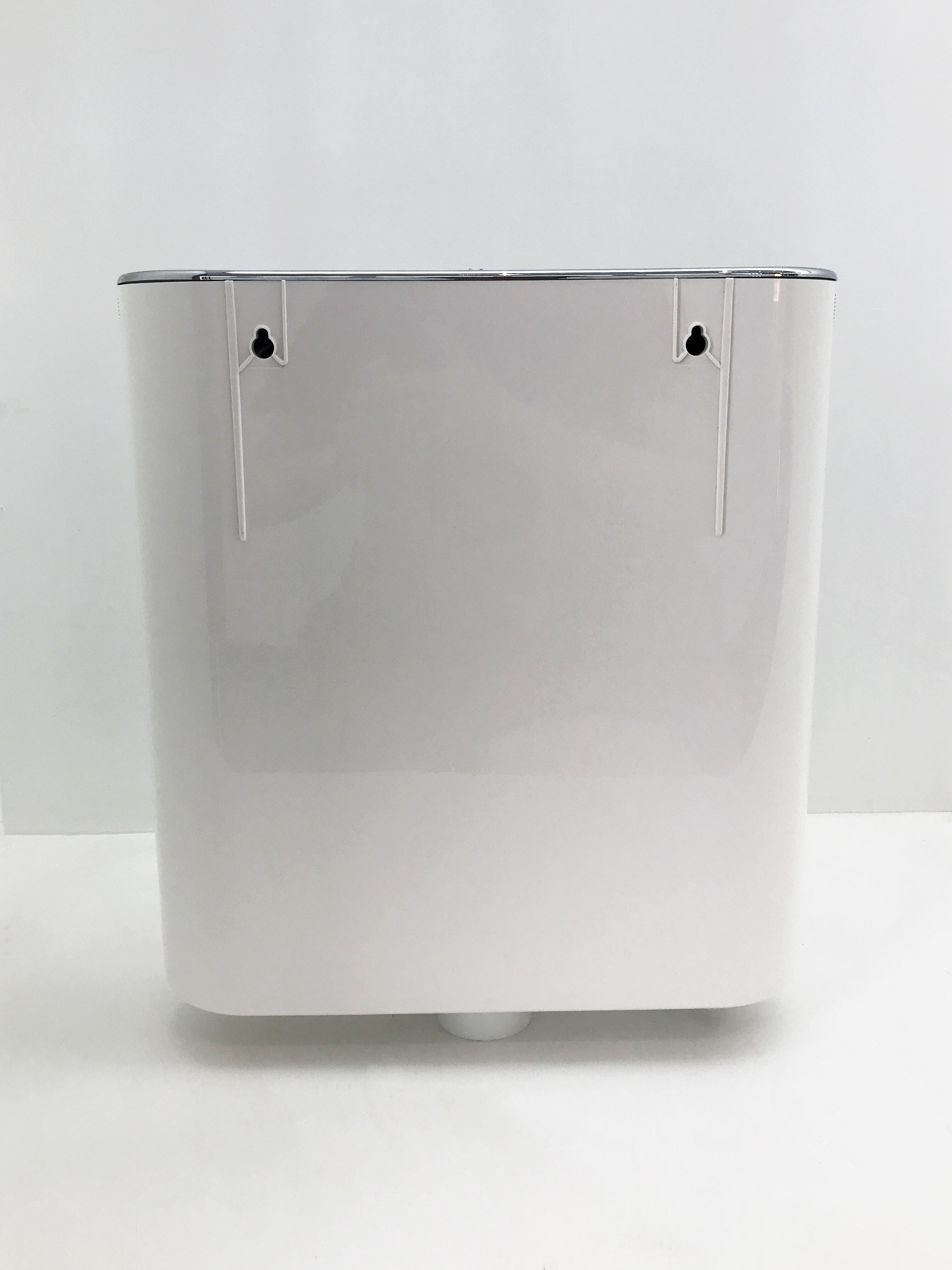 пластиковый унитаз со скрытым бачком