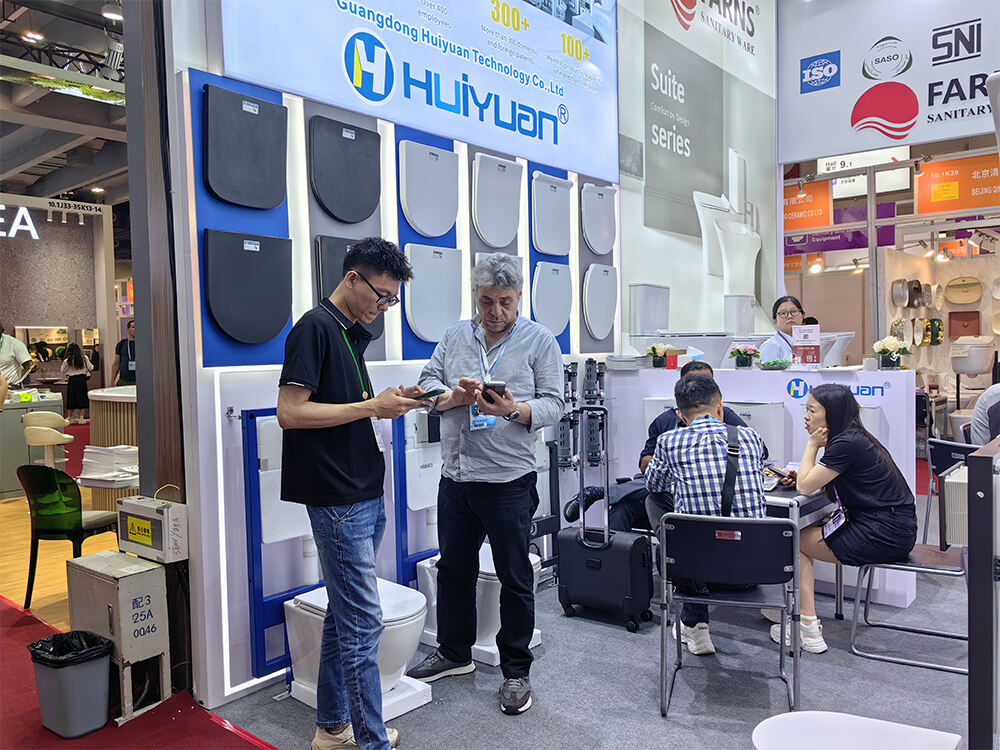 La 137ème Foire de Canton a magnifiquement débuté, et la société Huiyuan a fait une apparition éblouissante avec ses produits exquis.