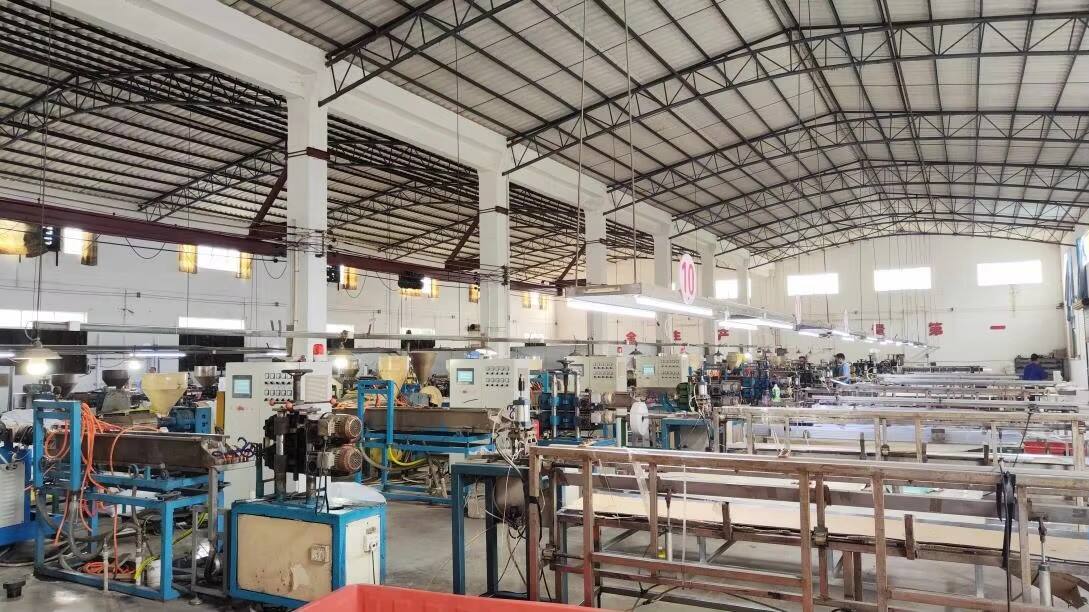 Extruding Machine