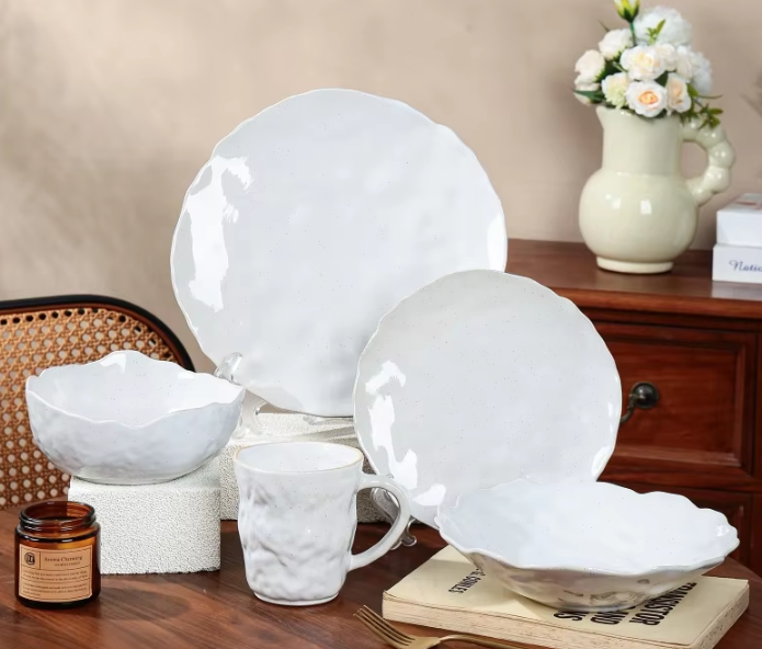 What to Look for When Visiting a Ceramic Plate Factory
