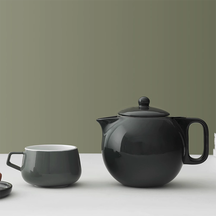 Why Porcelain Tea Cups Enhance the Flavor of Premium Teas
