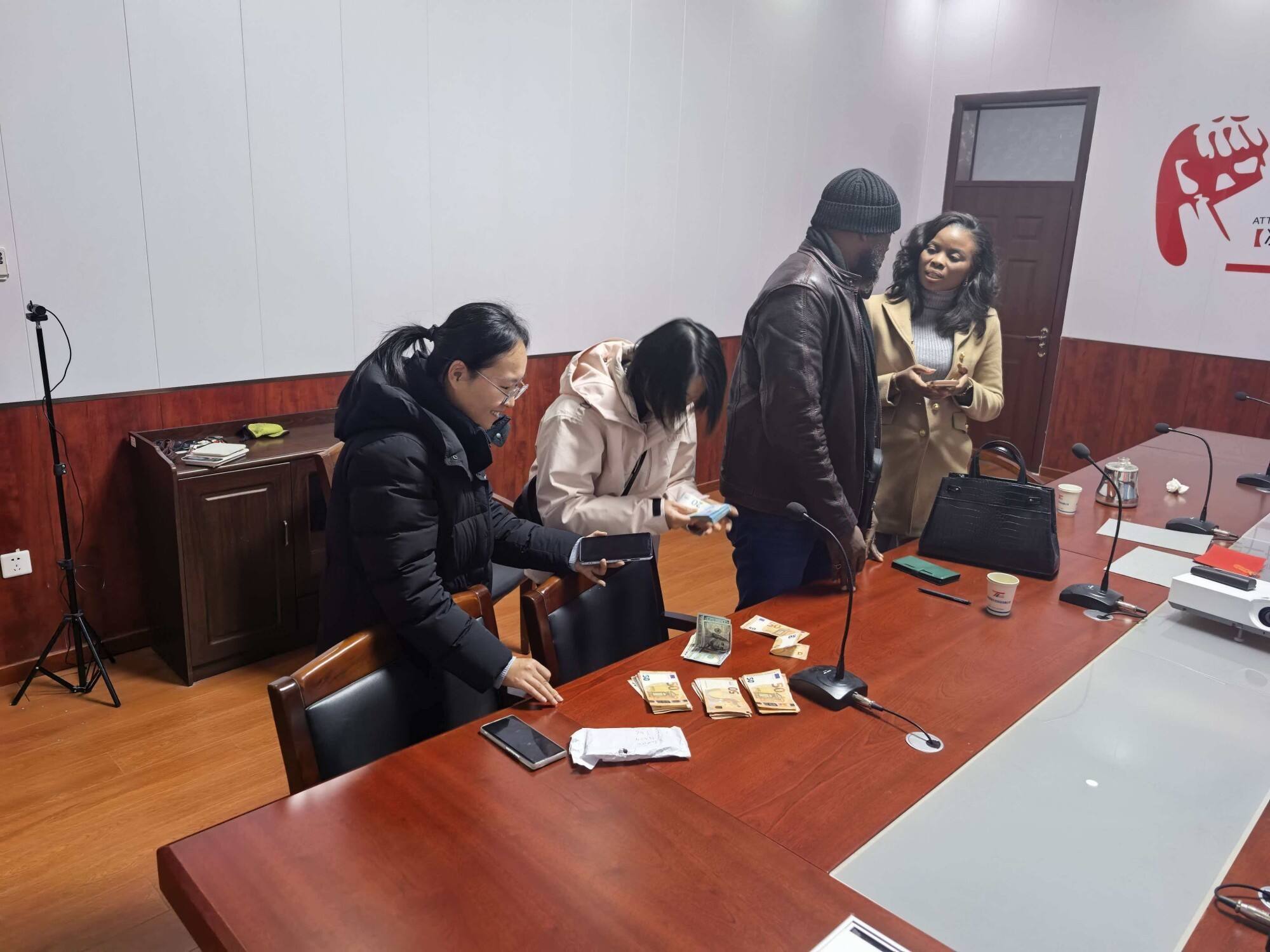 Shanghai Lejing Building Materials Co., Ltd. amplia la propria presenza globale con visite strategiche ai clienti in Kenya, Kazakistan, Ghana e Filippine