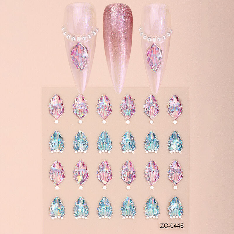 عرض مميز لمجموعة متنوعة من ملصقات الأظافر ثلاثية الأبعاد (5D) بتصاميم كرتونية لطيفة، بلاستيكية صديقة للبيئة وغير سامة، وإكسسوارات لفن الأظافر