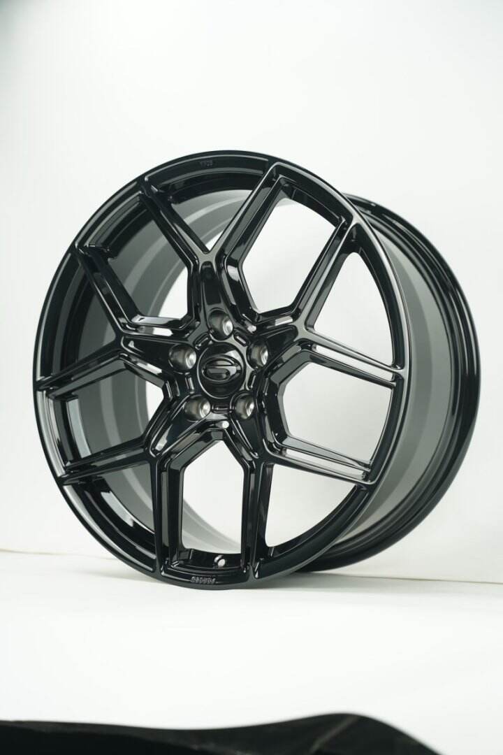 Hebei Zhihu can customize hot-selling forged aluminum alloy wheels Lightweight and high quality fine flash silver passenger car wheels details