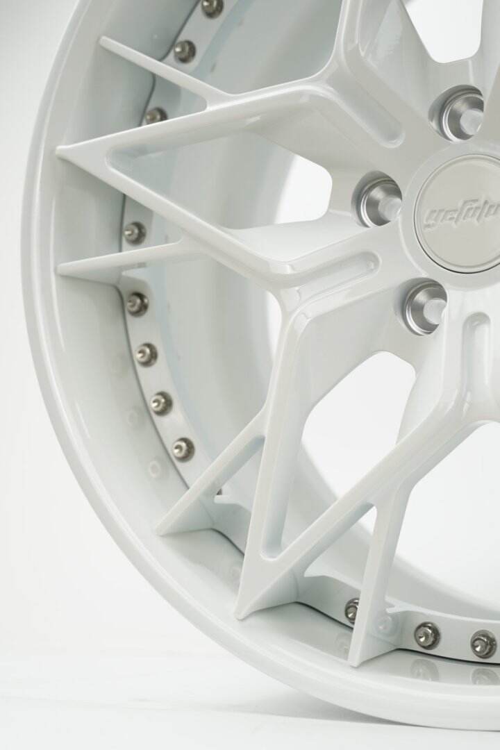 Hebei Zhihu Factory can customize two-piece forged wheels Lightweight white fully painted For BMW Mercedes-Benz  supplier