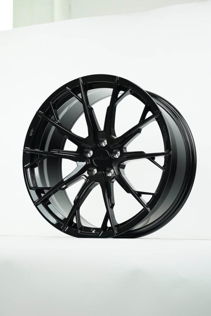 Hebei Zhihu Customized forged wheels Lightweight and high quality Fine silver Suitable for BMW Mercedes-Benz Porsche factory