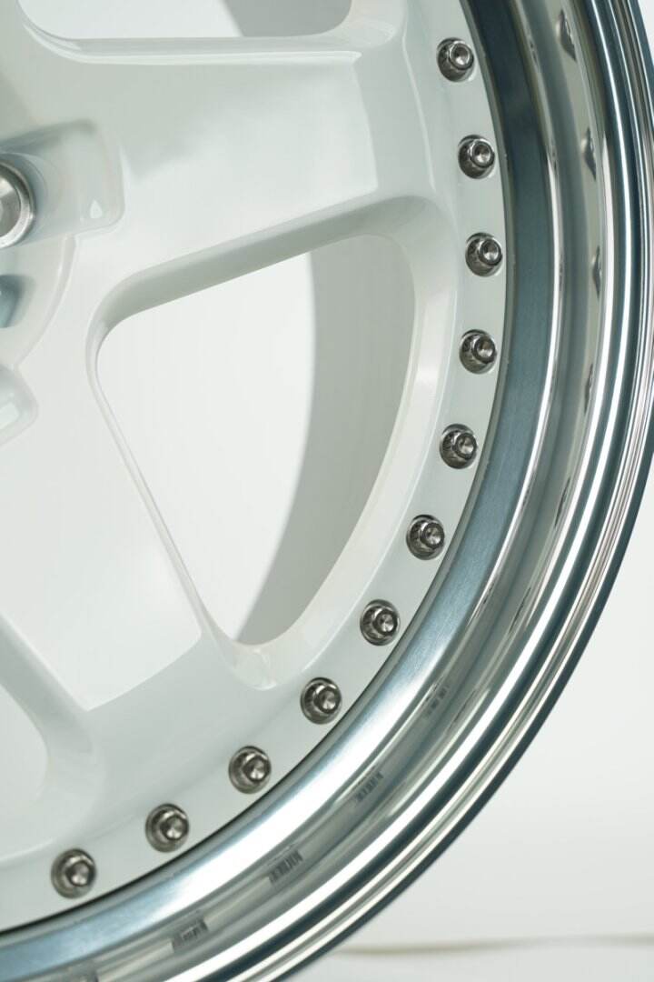 Hebei Zhihu Factory Customizable Two-Piece Forged Wheels Lightweight with 98mm PCD for BMW Mercedes-Benz for Porsche Various Colors supplier