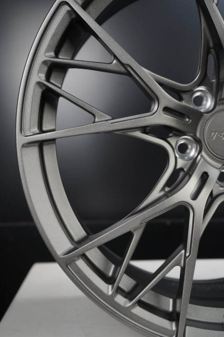  Hebei Zhi Hub Factory Direct Custom Hot Forged Aluminum Alloy Wheels Matte Streamlined Silver Passenger Car Wheels factory