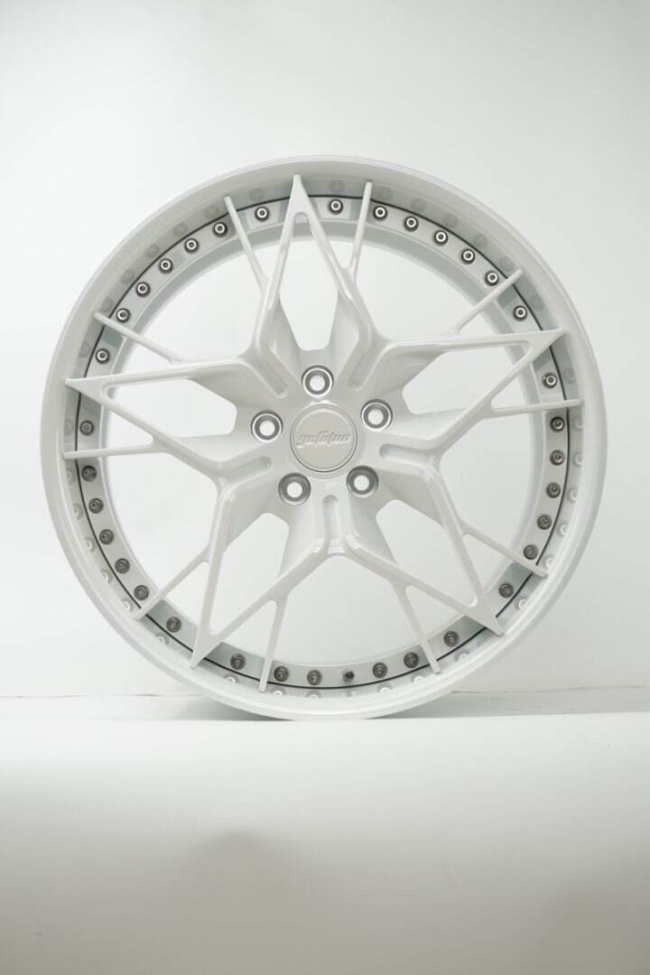 Hebei Zhihu Factory can customize two-piece forged wheels Lightweight white fully painted For BMW Mercedes-Benz  supplier