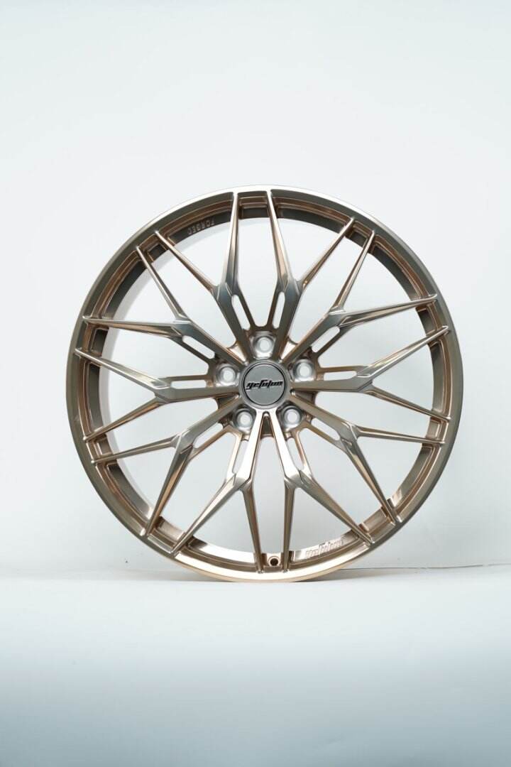  Hebei Zhi Hub Popular Style Custom Hot Forged Aluminum Alloy Wheels Lightweight Matte Black Bronze Rim Passenger Car Wheels manufacture