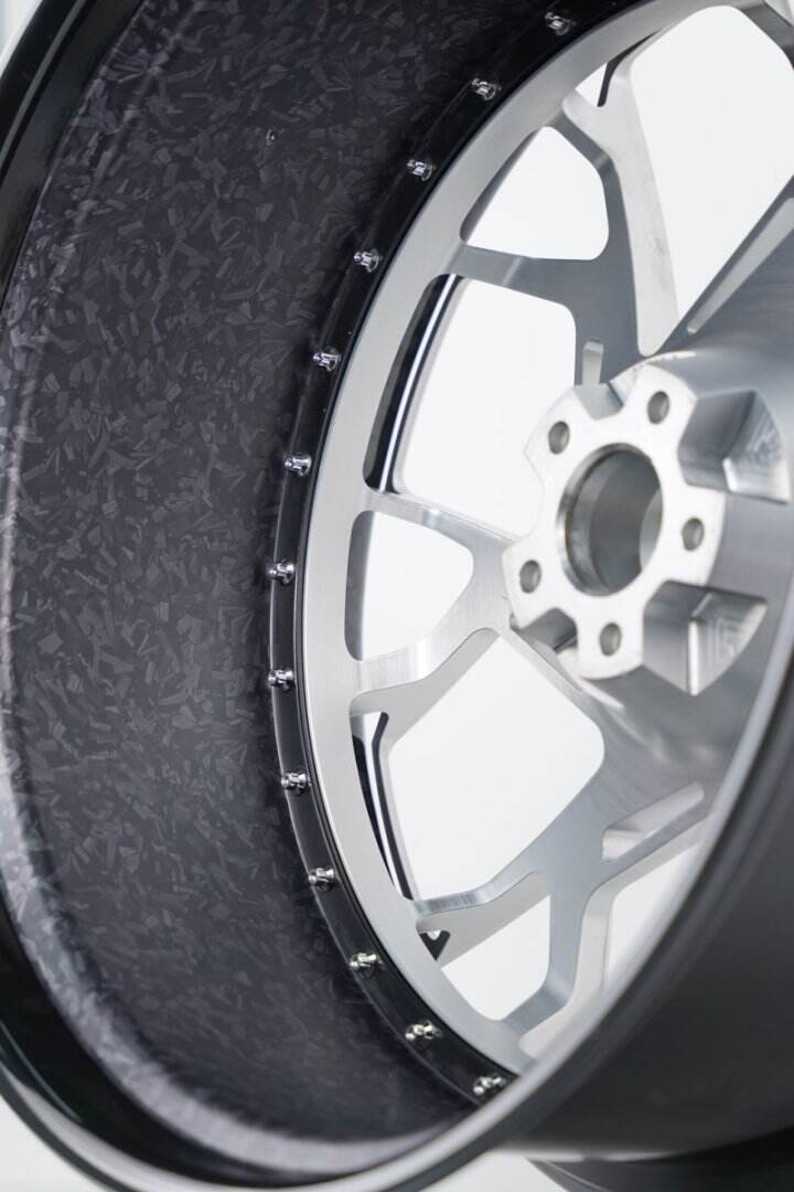  Hebei Zhihu Two-Piece Forged Carbon Fiber Wheel Lightweight and High Quality for BMW Mercedes-Benz for Porsche Passenger Cars manufacture