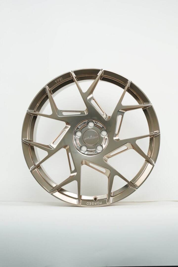 Hebei Zhihu Customizable lightweight, high-quality forged wheels 16-24 inch Glowing champagne bronze Brushed silver Customizable colors Passenger car wheels   details