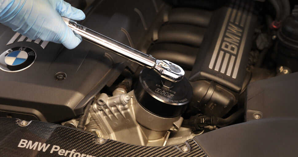 Ensuring Safe Tool Usage in BMW Engine Repairs: A Comprehensive Guide to Preventing Accidents and Injuries