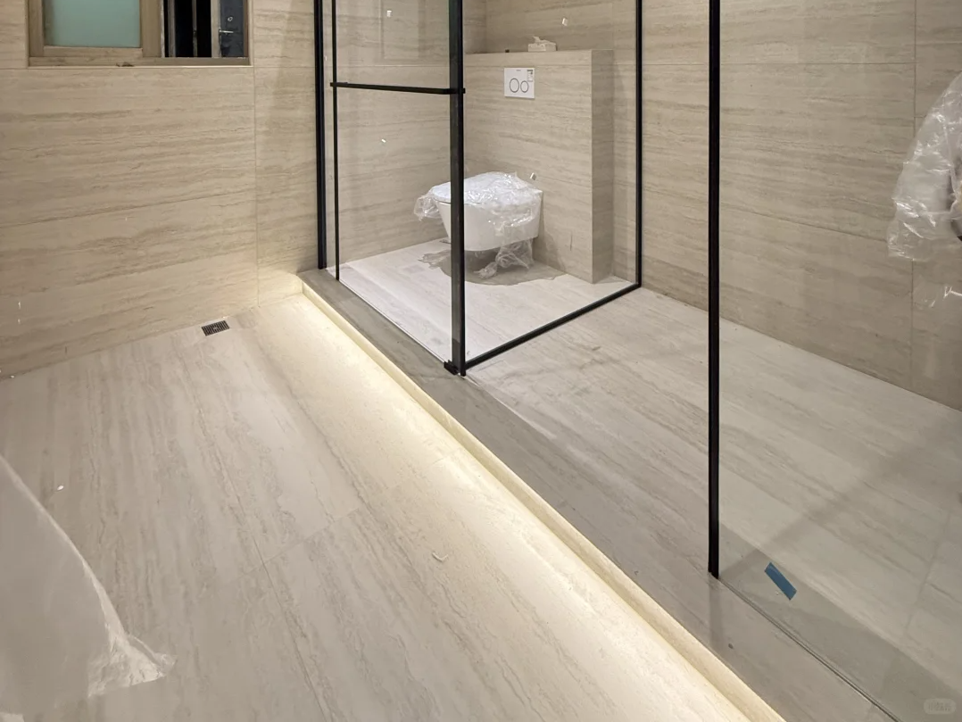 travertine bathroom floor.png