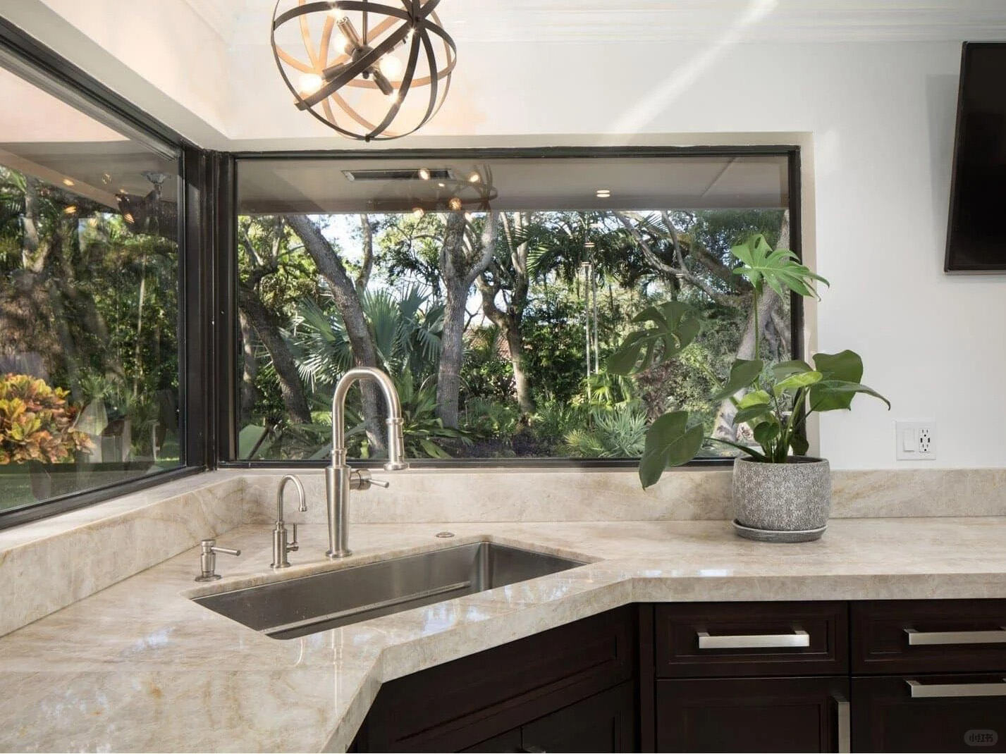 Proč je křemenný kámen Taj Mahal ideální pro kuchyňské desky