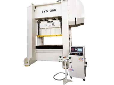 Une usine automobile accroît sa productivité grâce à l'automatisation