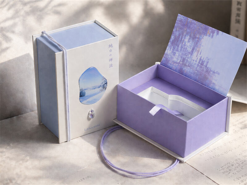 Libroaria Book-Style Fragrance Packaging
