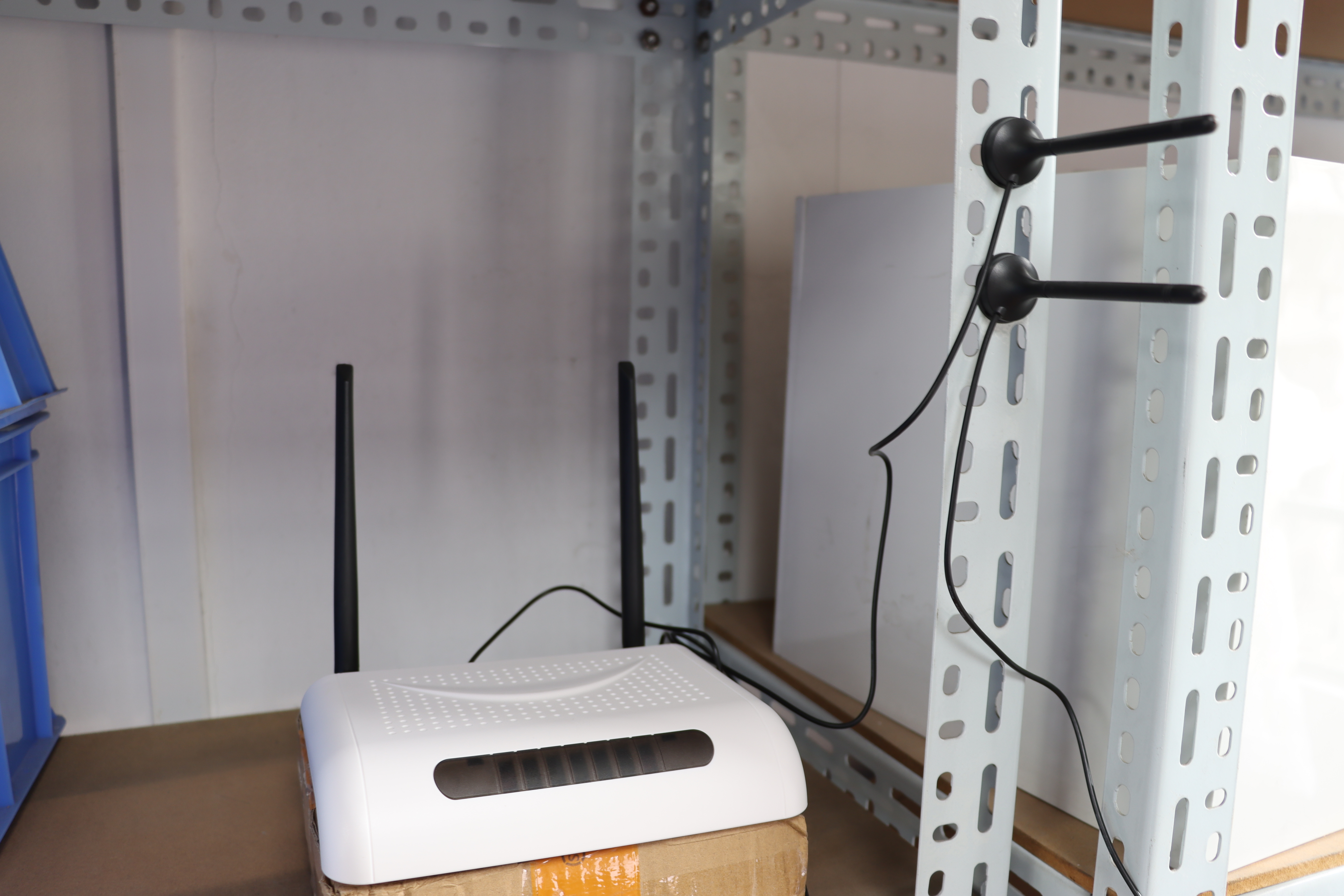 Magnetic Antenna Base Station: Boosting Signal Strength for Smarter ESL Communication