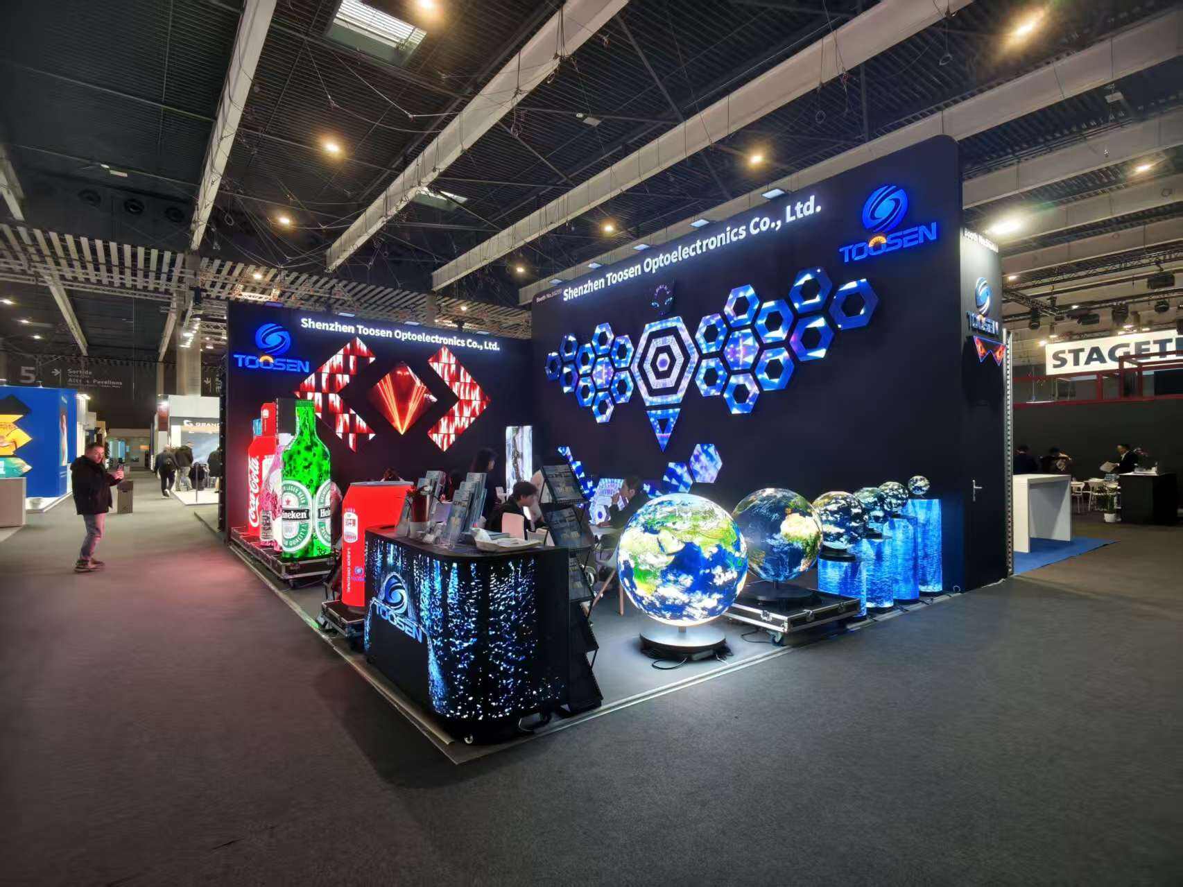 Дэлхийд хүрэх хэлбэртэй LED дэлгэцийн засвар үйлчилгээ, алдааны шийдвэр