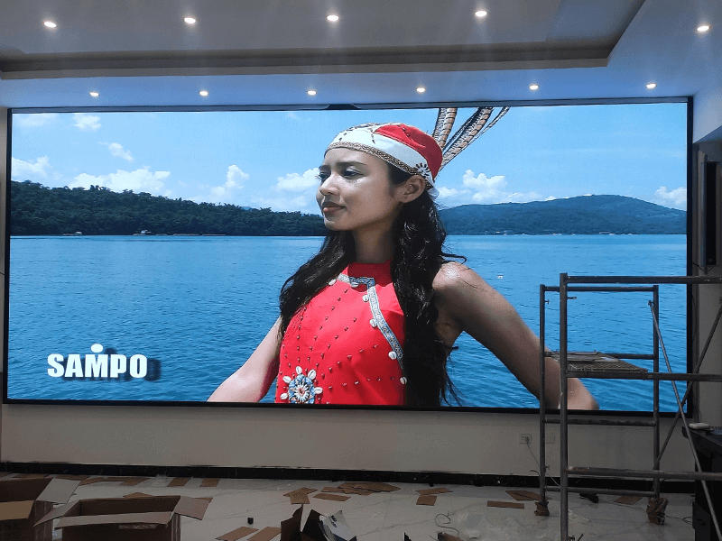 Indoor LED Screens: Elevating Luxury Retail Experiences via Dynamic Storytelling & Real-Time Content Updates