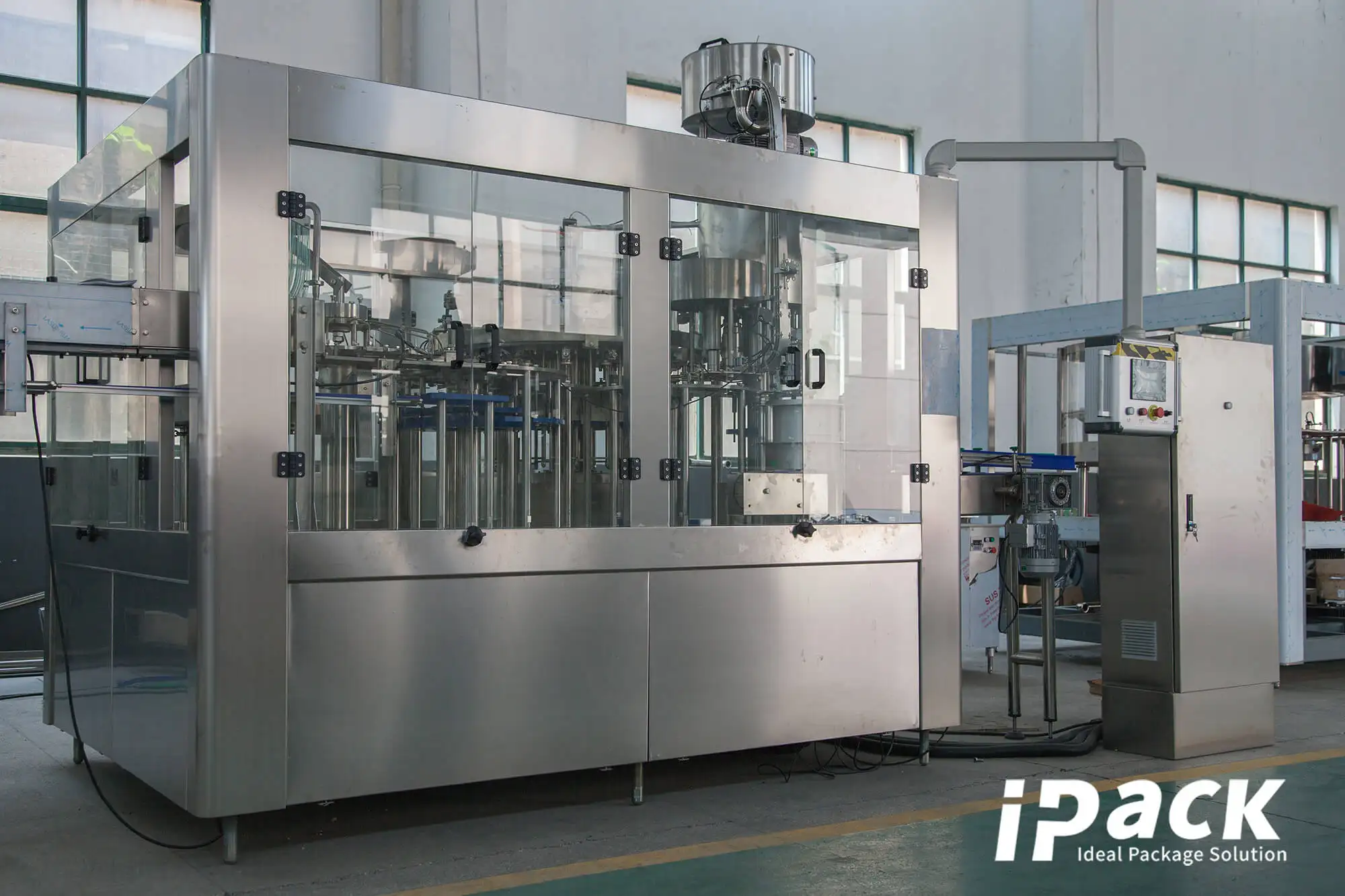 Choosing the Right Carbonated Drink Filling Machine for Small and Large-Scale Production